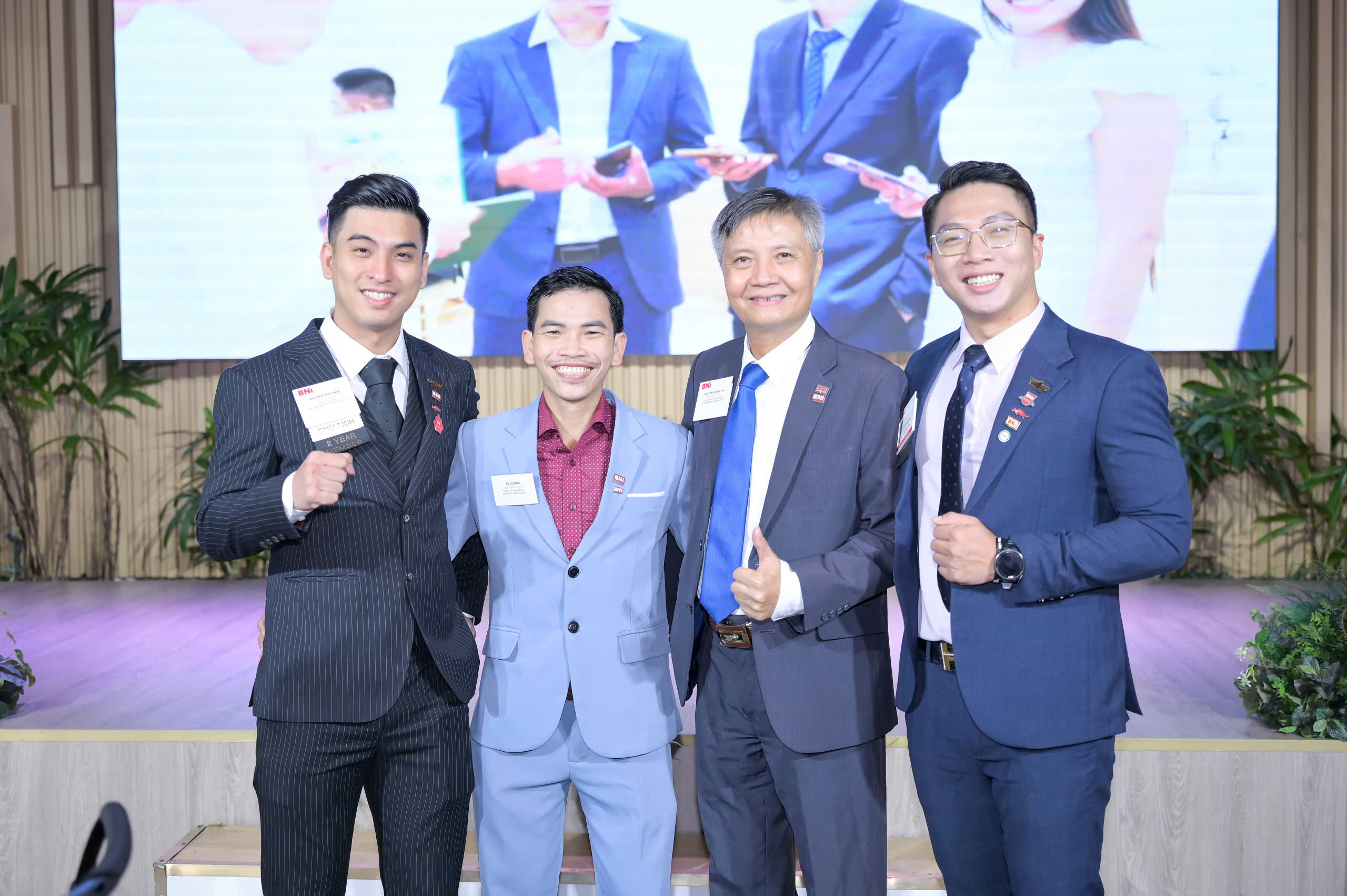 Đối tác