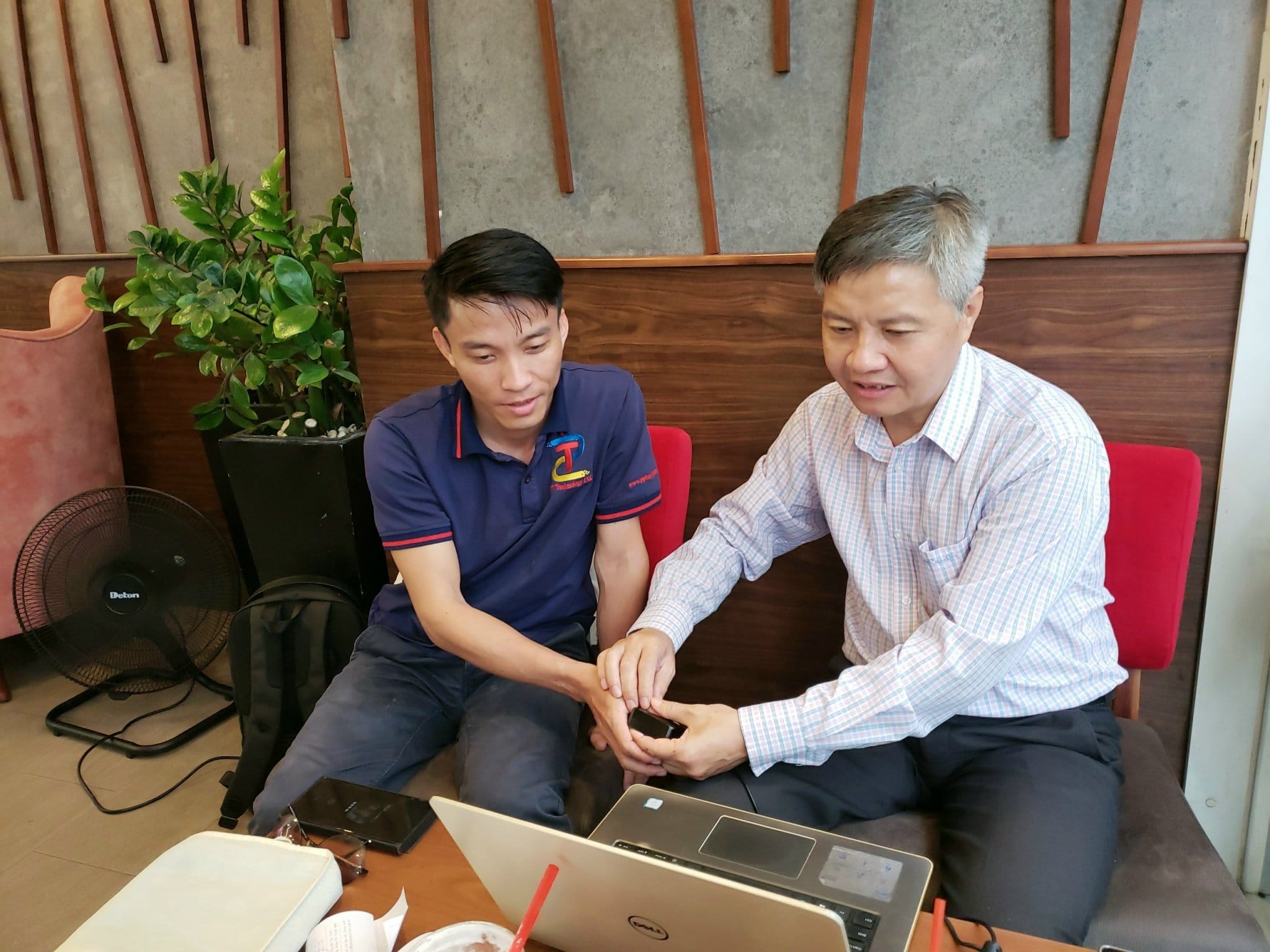 Đối tác