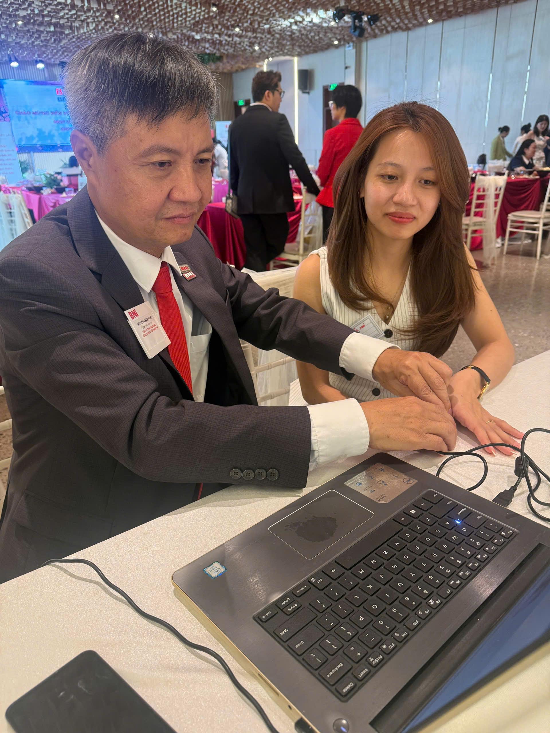 Đối tác